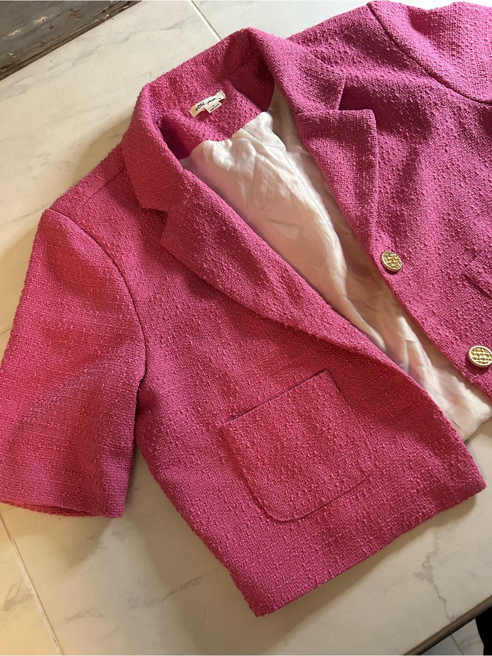 Ultra Pink Cropped Bouclé Blazer in Vibrant Pink. Lined. Gold buttons.